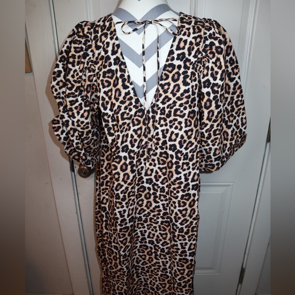 H&M stunning Puff-sleeved maxi dress SIZE MEDIUM - Picture 3 of 4